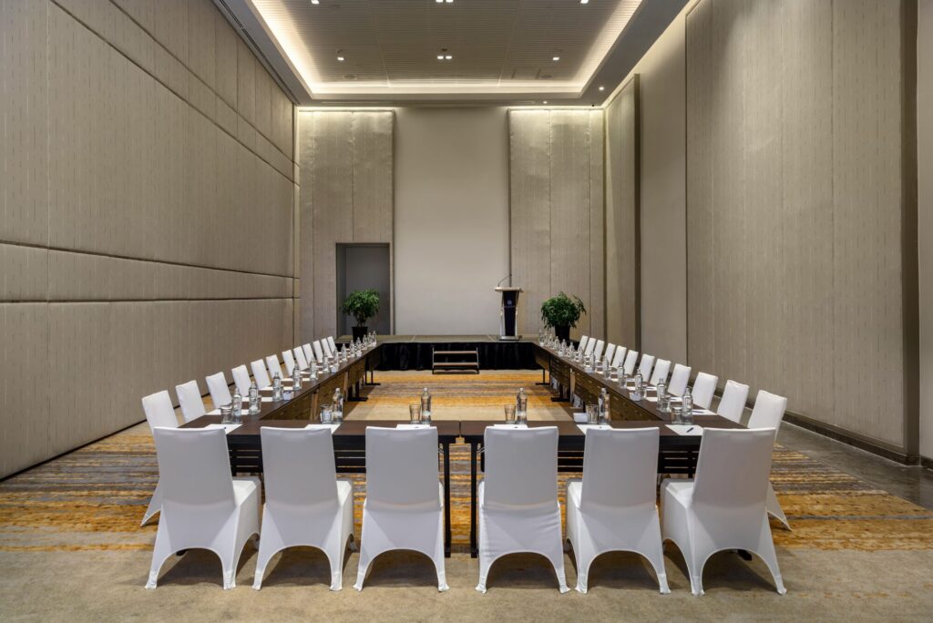 Almaresort Ballroom 2 Mice (1)