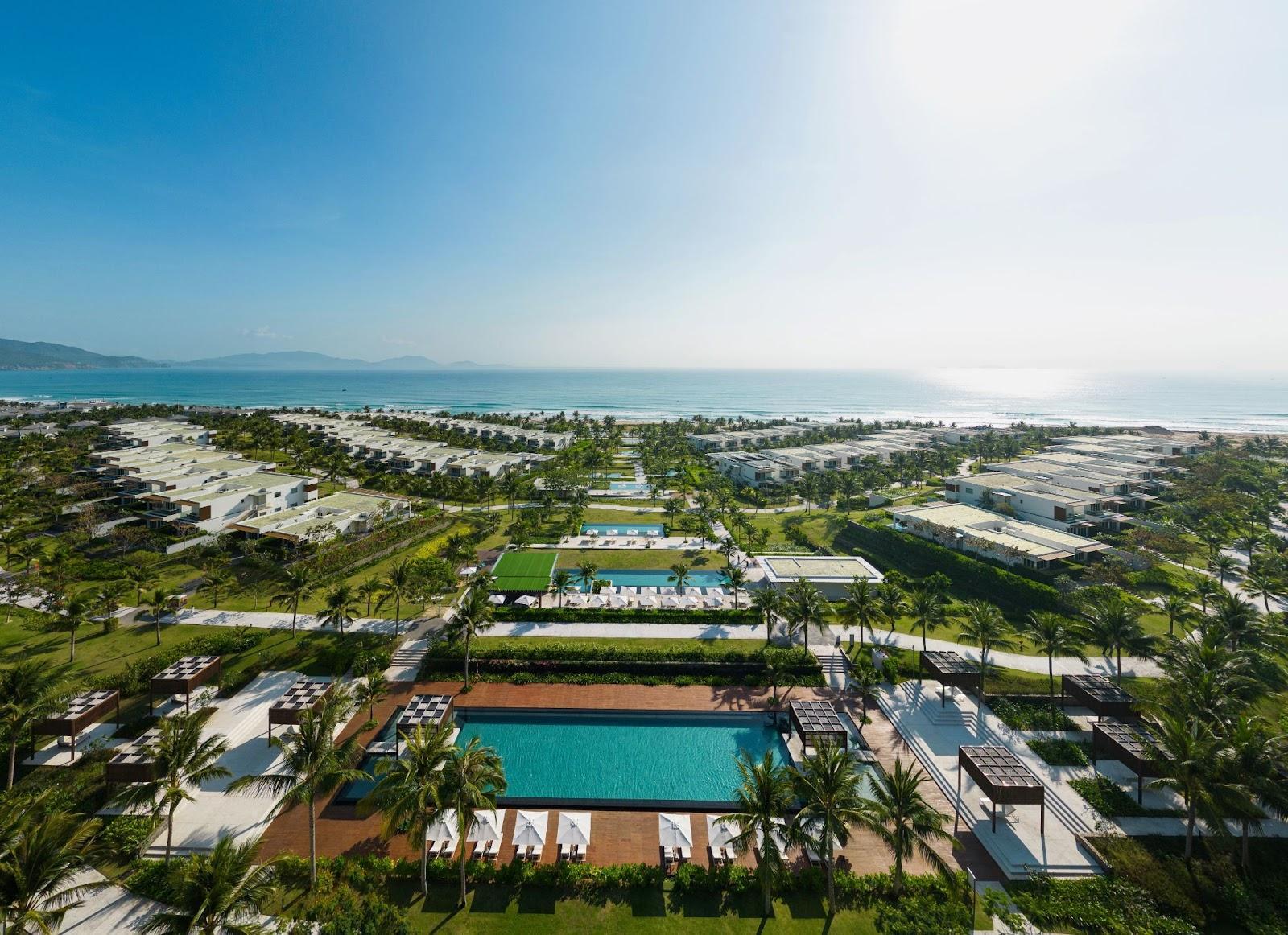 Cam Ranh Travel Cost 2026: A Complete Budget Guide for Tourists 7 Hotel booking page displaying room rates and seasonal pricing, reflecting accommodation in Cam Ranh travel cost.