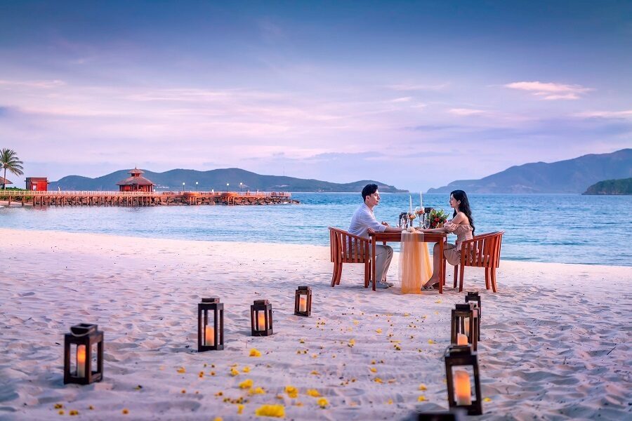 Couples and Honeymooners